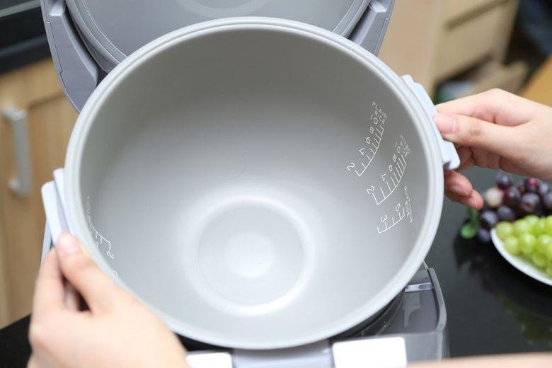 Lòng nồi có tay cầm