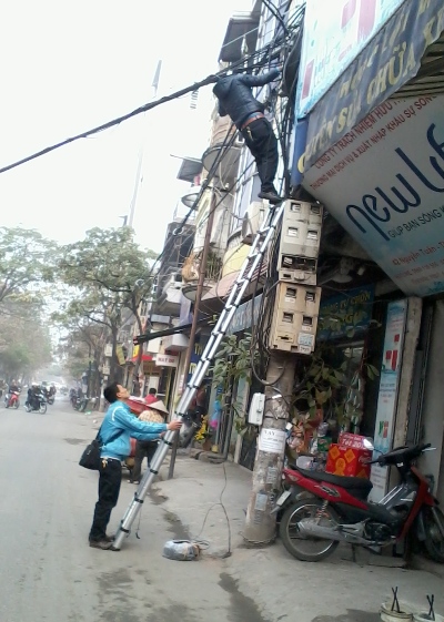 Thang nhôm rút gọn Advindeq ADT212F - Cao 3,8m